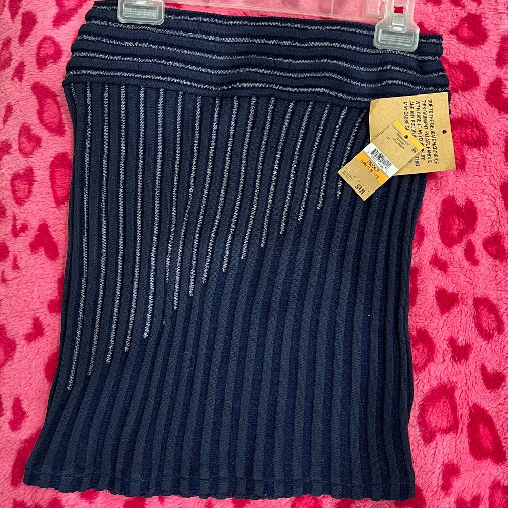 Skirt - Picture 2 of 3